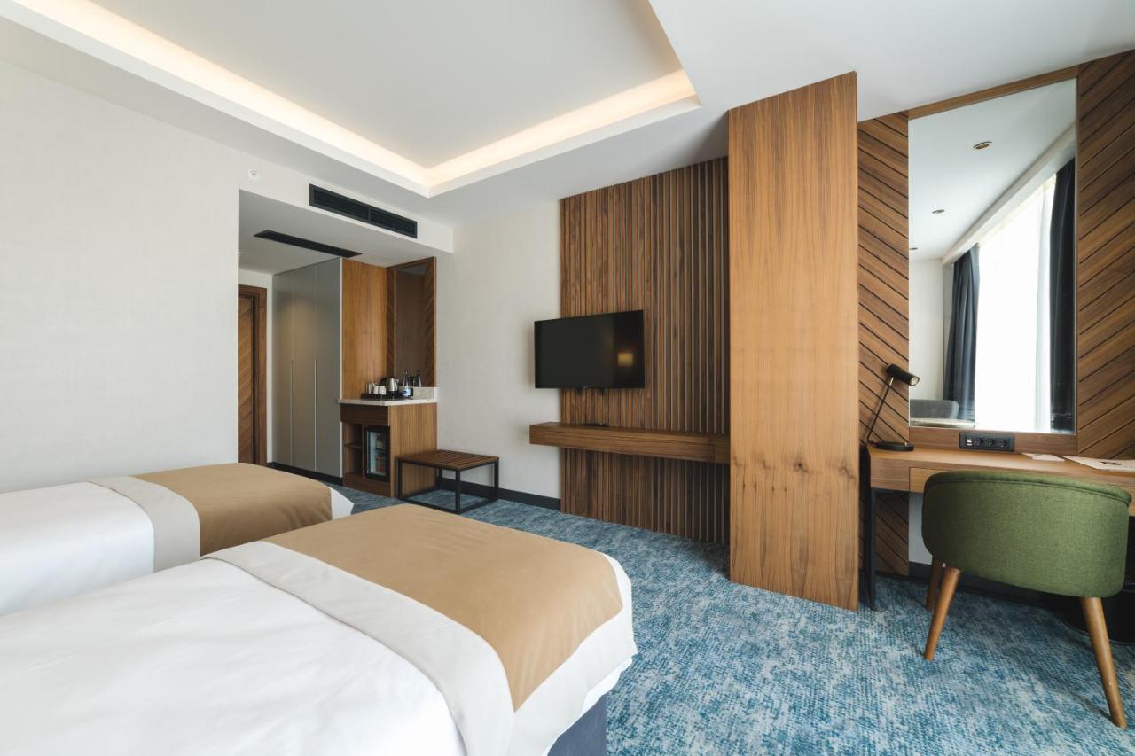 Bristol Hotel 4*