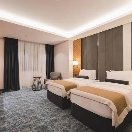 Bristol Hotel Podgorica Exterior photo