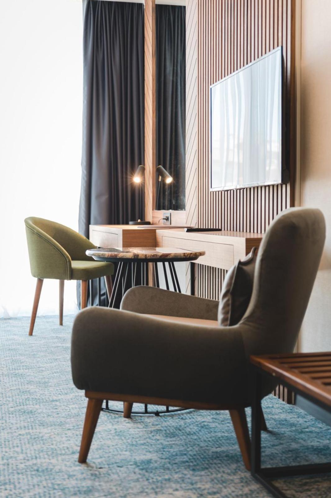 Bristol Hotel 4*